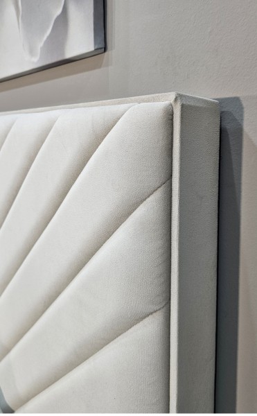 Кровать 1600 с мягким изголовьем с основанием Кашемир